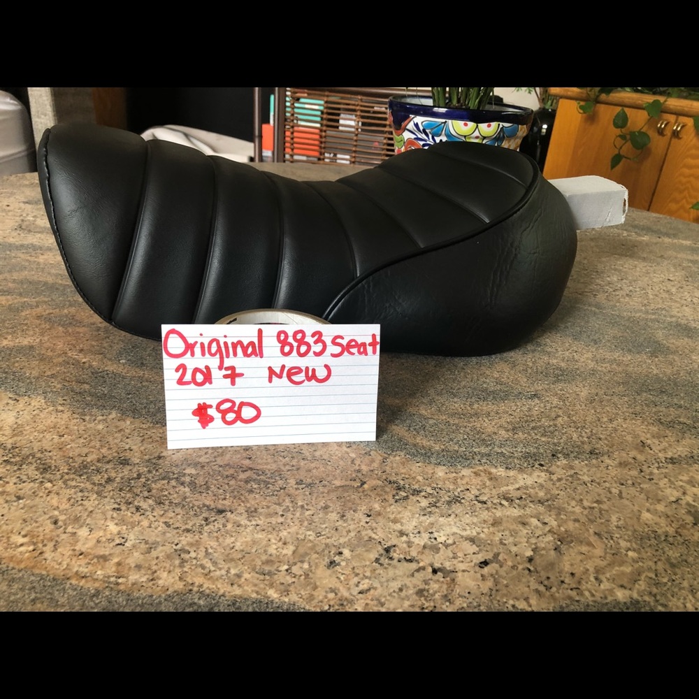 Harley Davidson Original 2017 883 iron seat